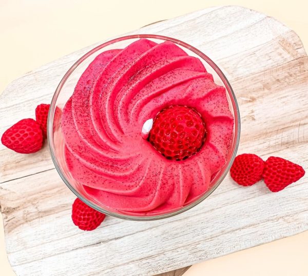 Bougie gourmande parfumée à la Fraise des bois – Image 3