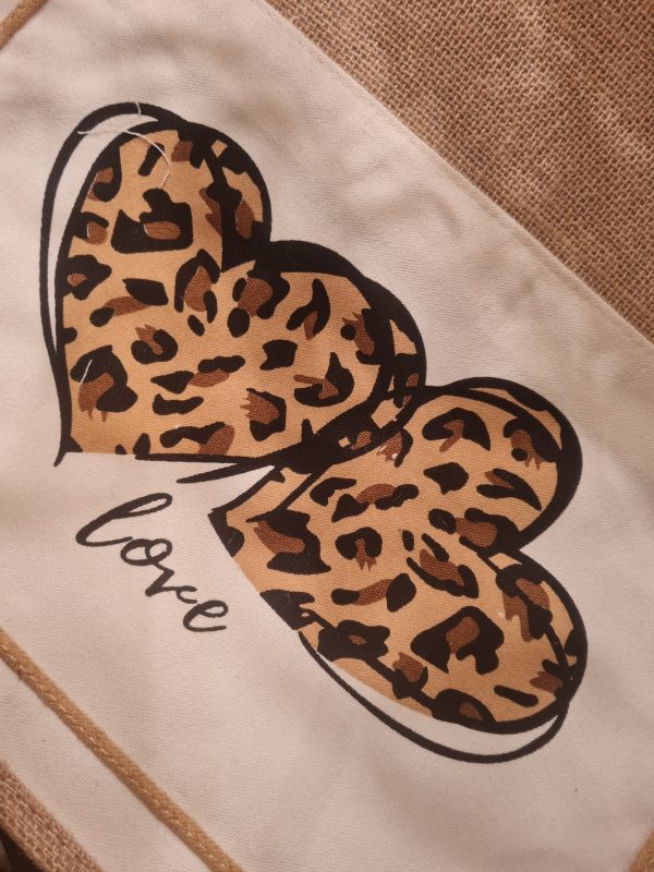 Sac cabas Grand modèle "Cœur léopard Love " - Aspect toile de jute - Blanc - 45×30×7 cm – Image 3