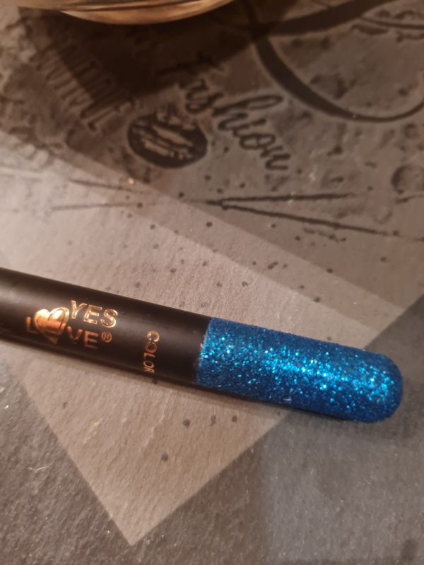 Crayons pour les yeux à paillettes - 6 couleurs – Image 5