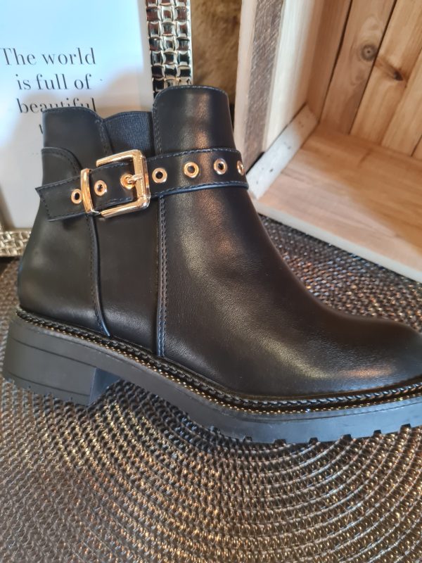 Boots noires avec boucle dorée – Image 4
