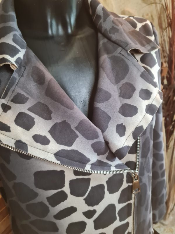Veste style perfecto suédine Léopard TU jusqu'au 40 – Image 4